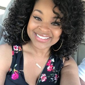 NEW Outre Lace Front Wig - DONNA (S4/30)